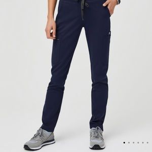 Figs- Yola Skinny Scrub Pants in navy blue